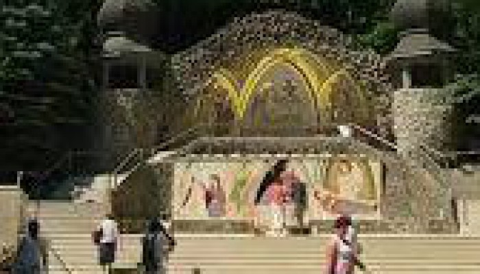 A kegyhelyen végzett átalakításokról szóló szakkritika